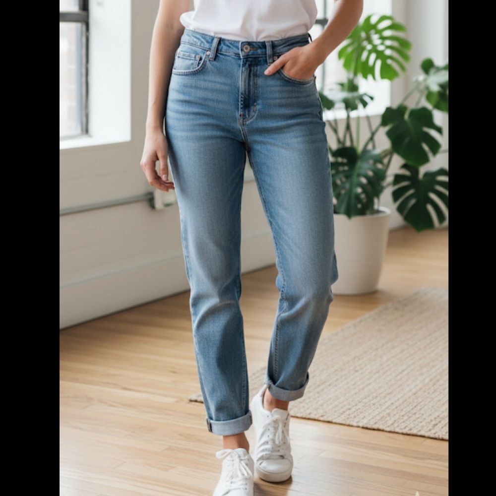 Zara Women's High Rise straight legDenim‎ Jeans Size 4 27